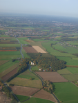 849872 Luchtfoto van de Kromme Rijn te Werkhoven (gemeente Bunnik), met het kasteel Beverweerd (Beverweertseweg 60).